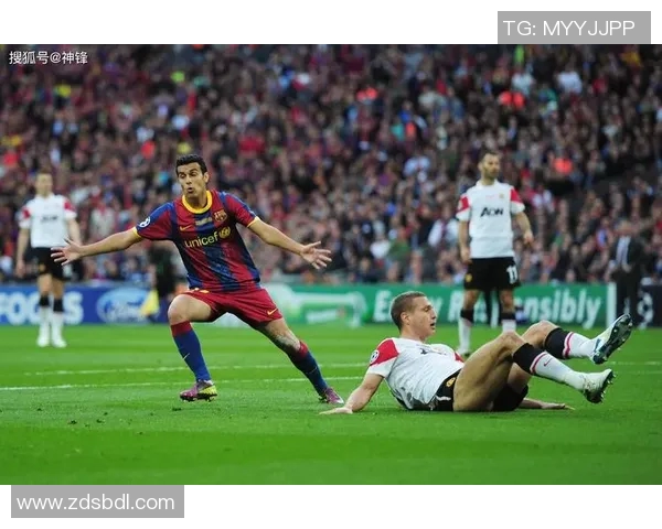巴萨与曼联巅峰对决决赛精彩录像回顾与分析